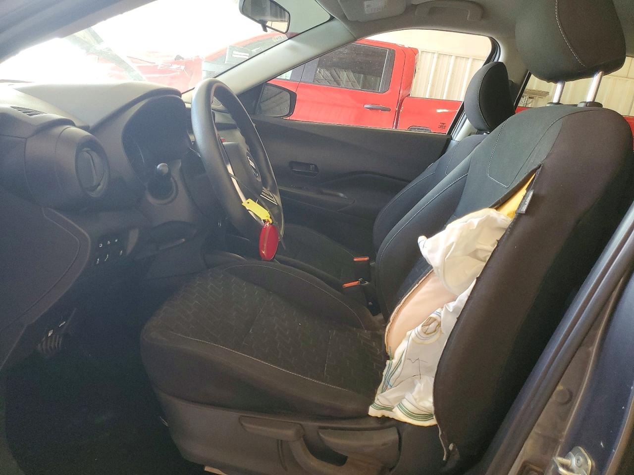 Nissan Kicks S