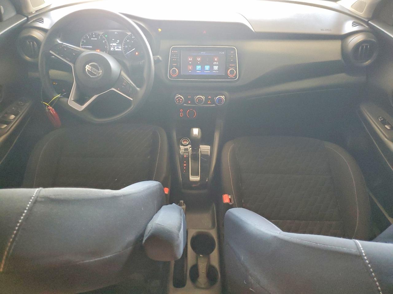 Nissan Kicks S