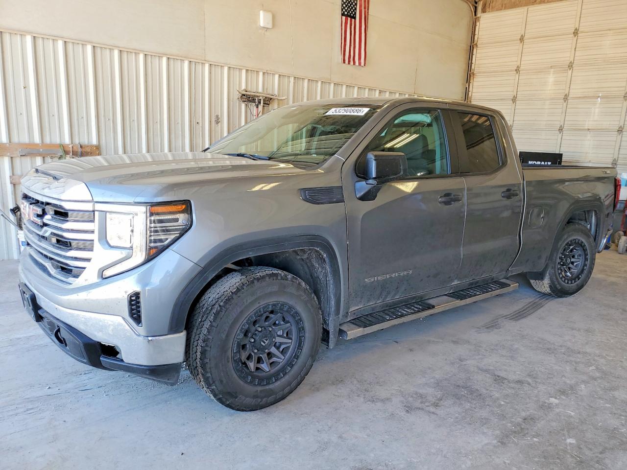 Salvage GMC Sierra Image