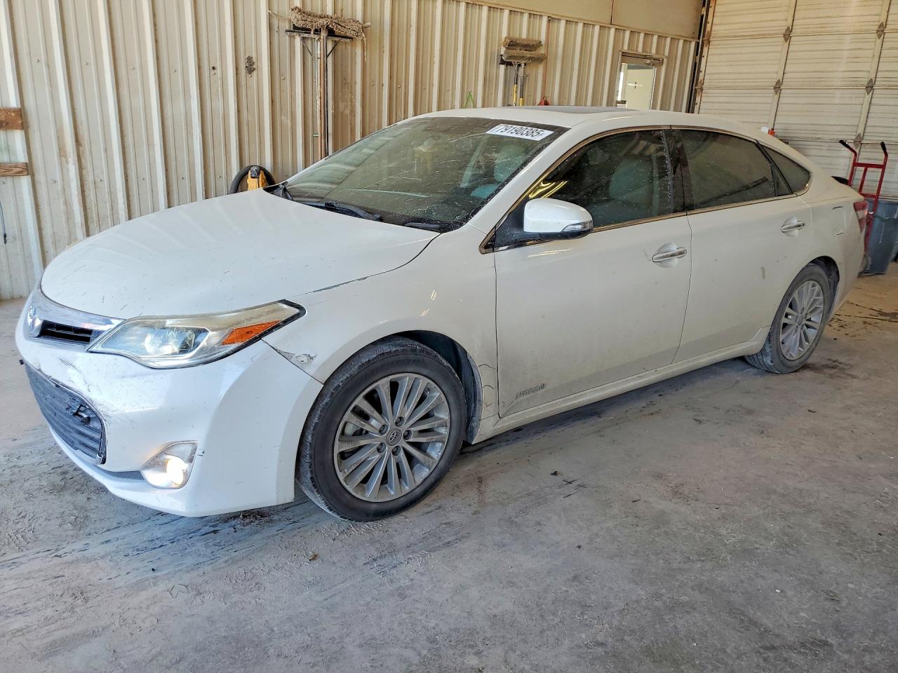 Salvage Toyota Avalon Image