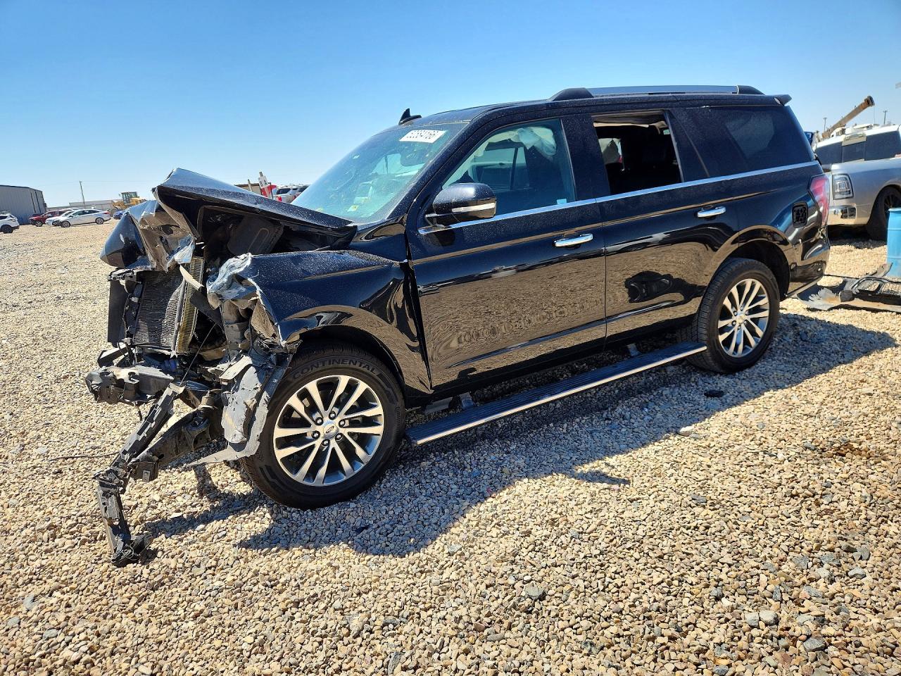 Salvage Ford Expedition Image