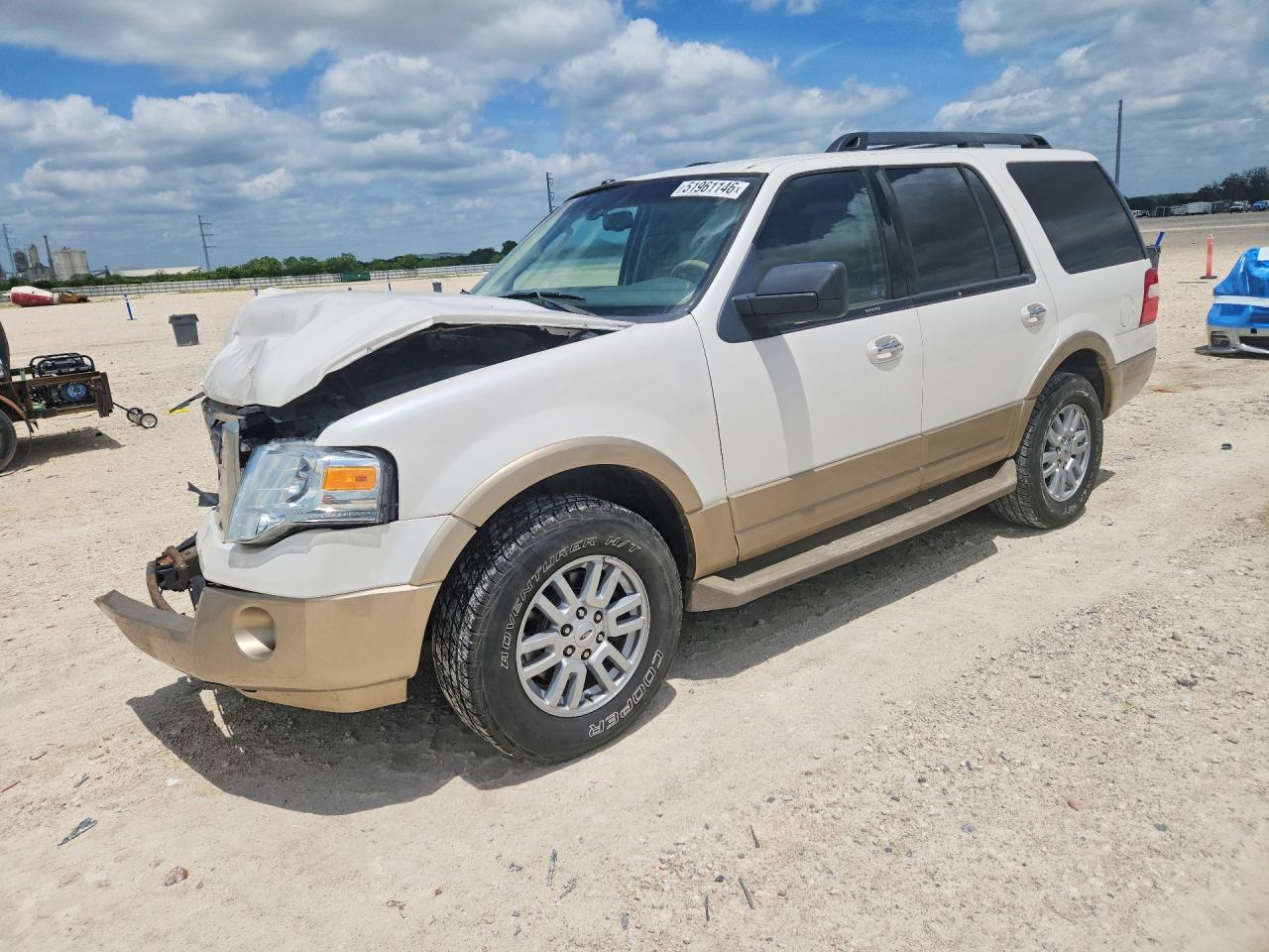 Salvage Ford Expedition Image