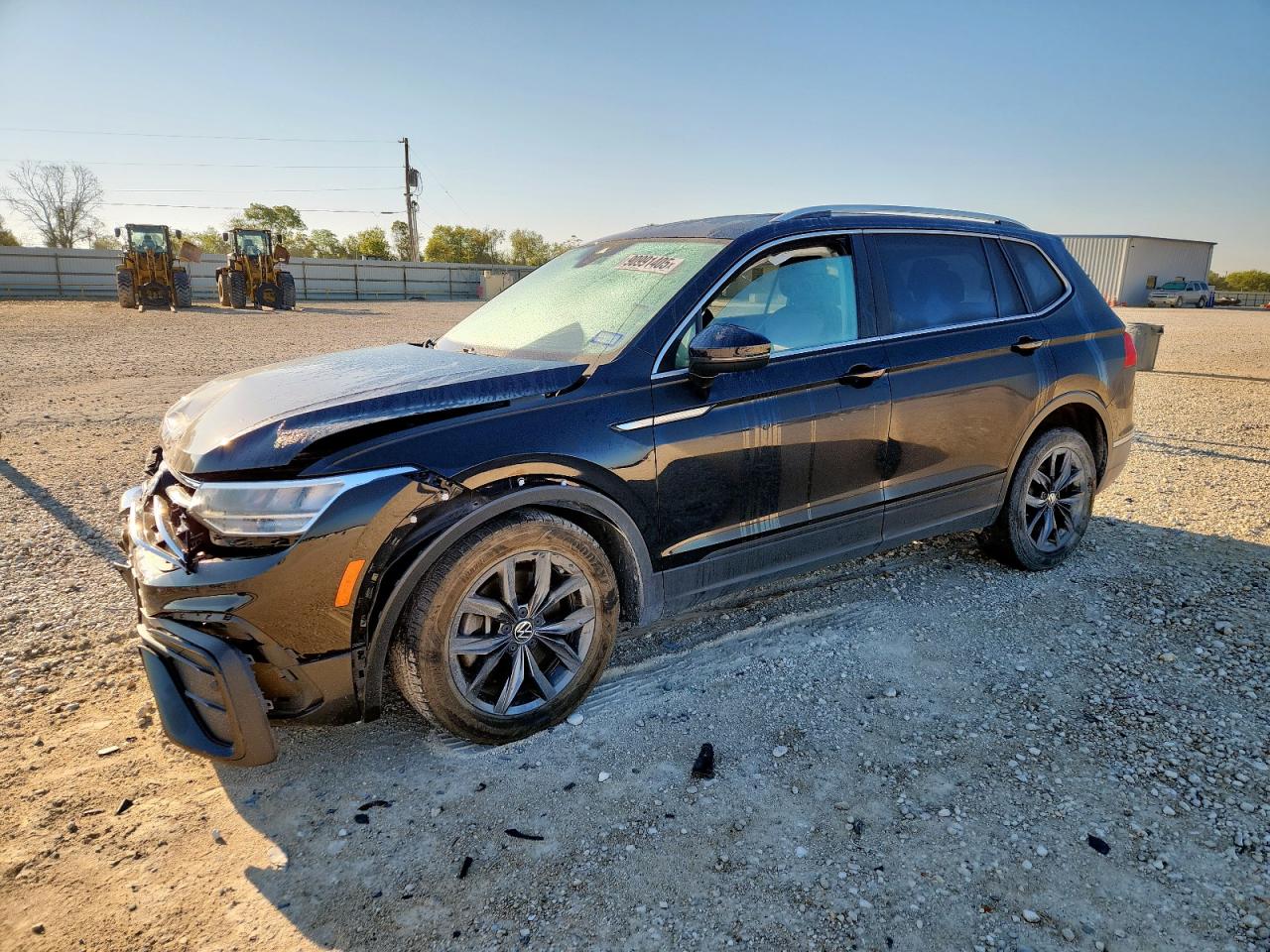 Salvage Volkswagen Tiguan Image