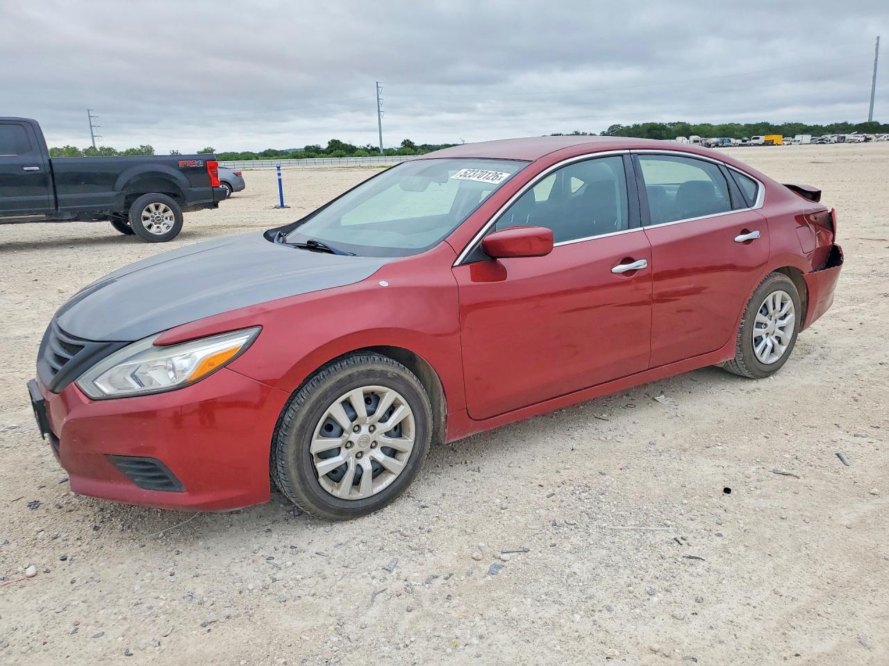 Salvage Nissan Altima Image