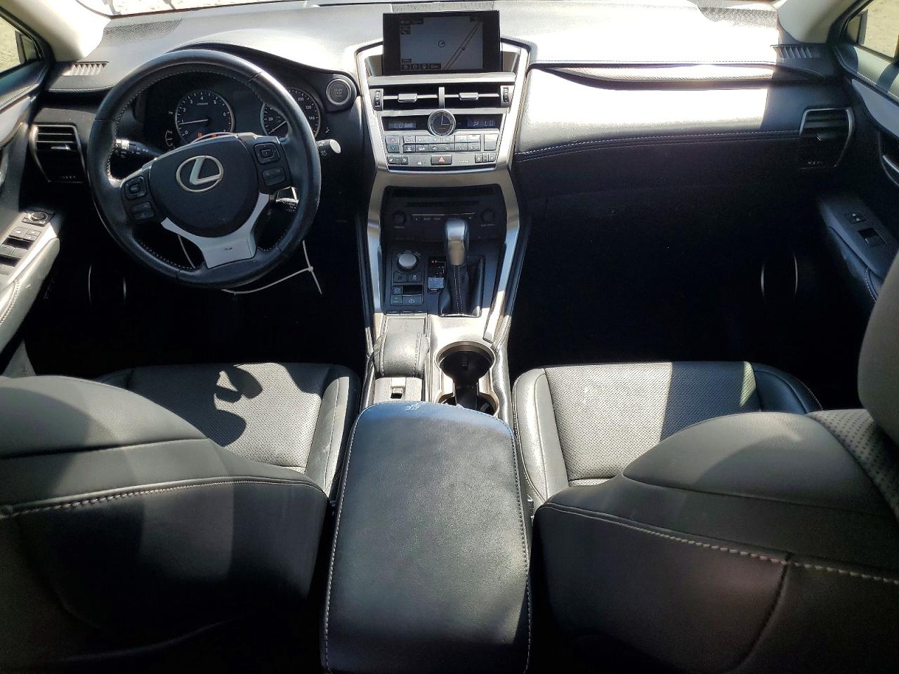 Lexus NX Base