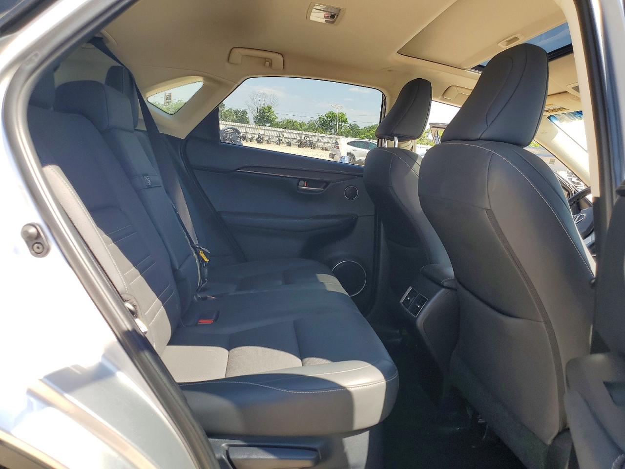 Lexus NX Base
