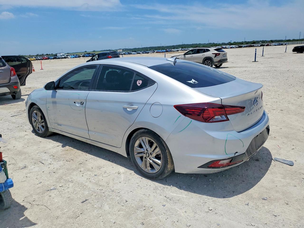 Hyundai ELANTRA Sel