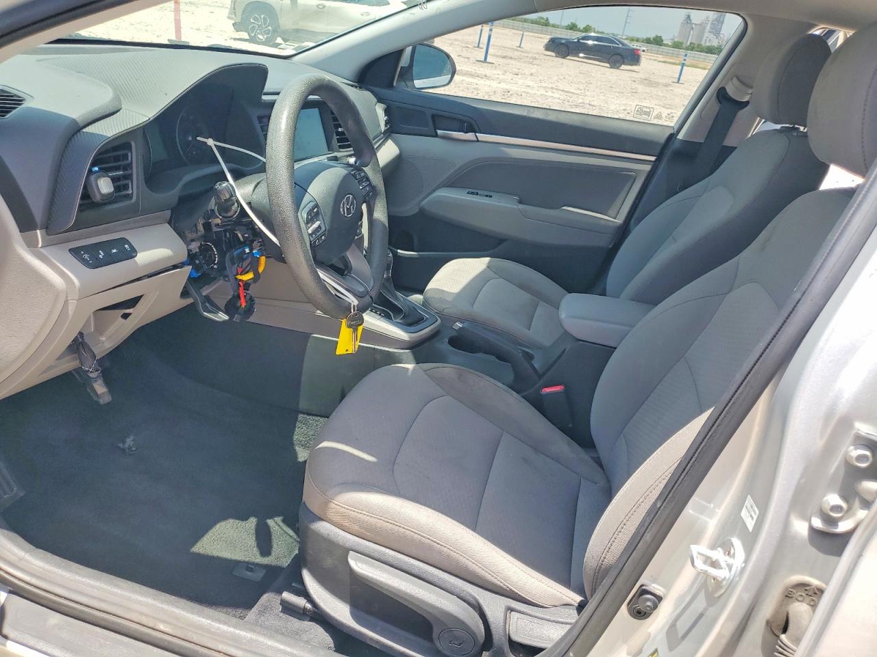 Hyundai ELANTRA Sel