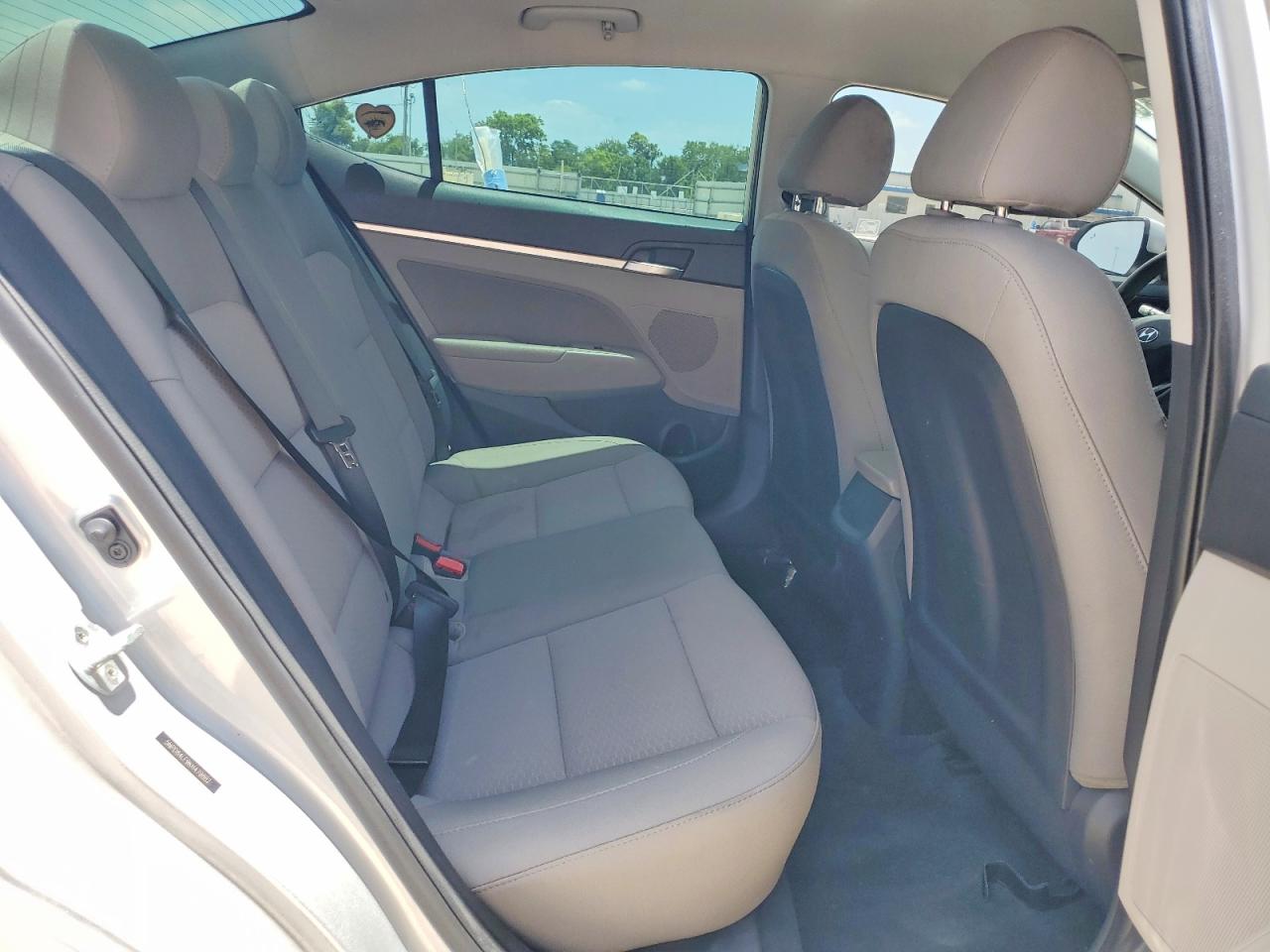 Hyundai ELANTRA Sel