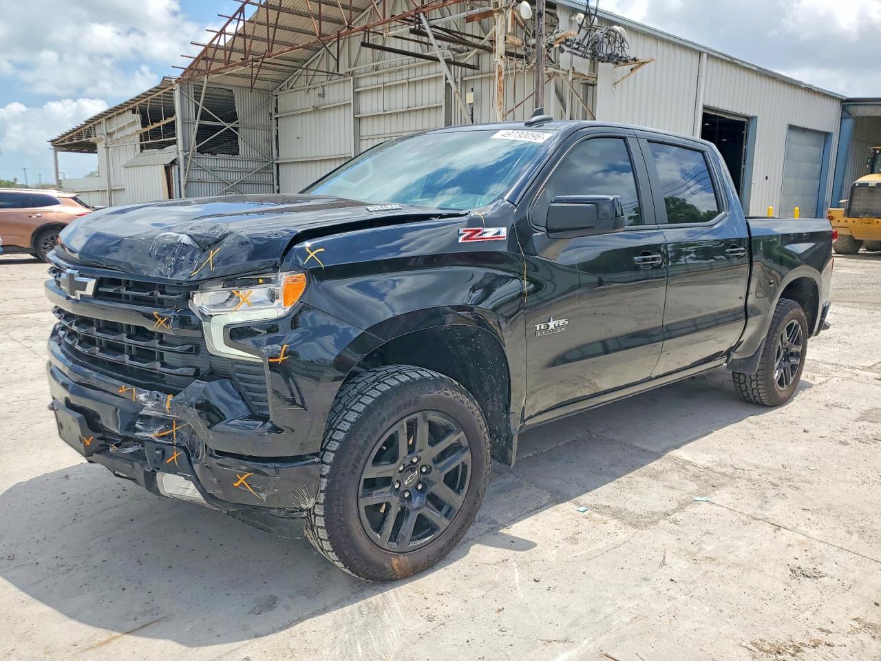 Salvage Chevrolet Silverado Image