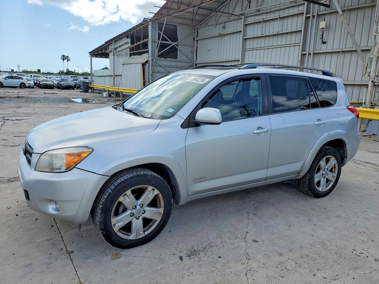Salvage Toyota RAV4 Image