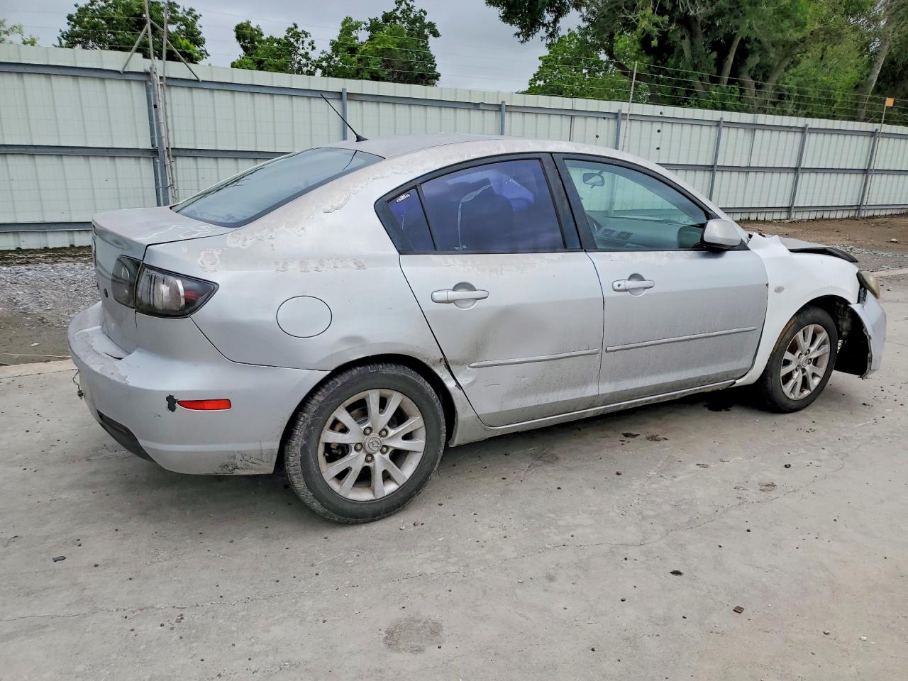 Mazda 3 I