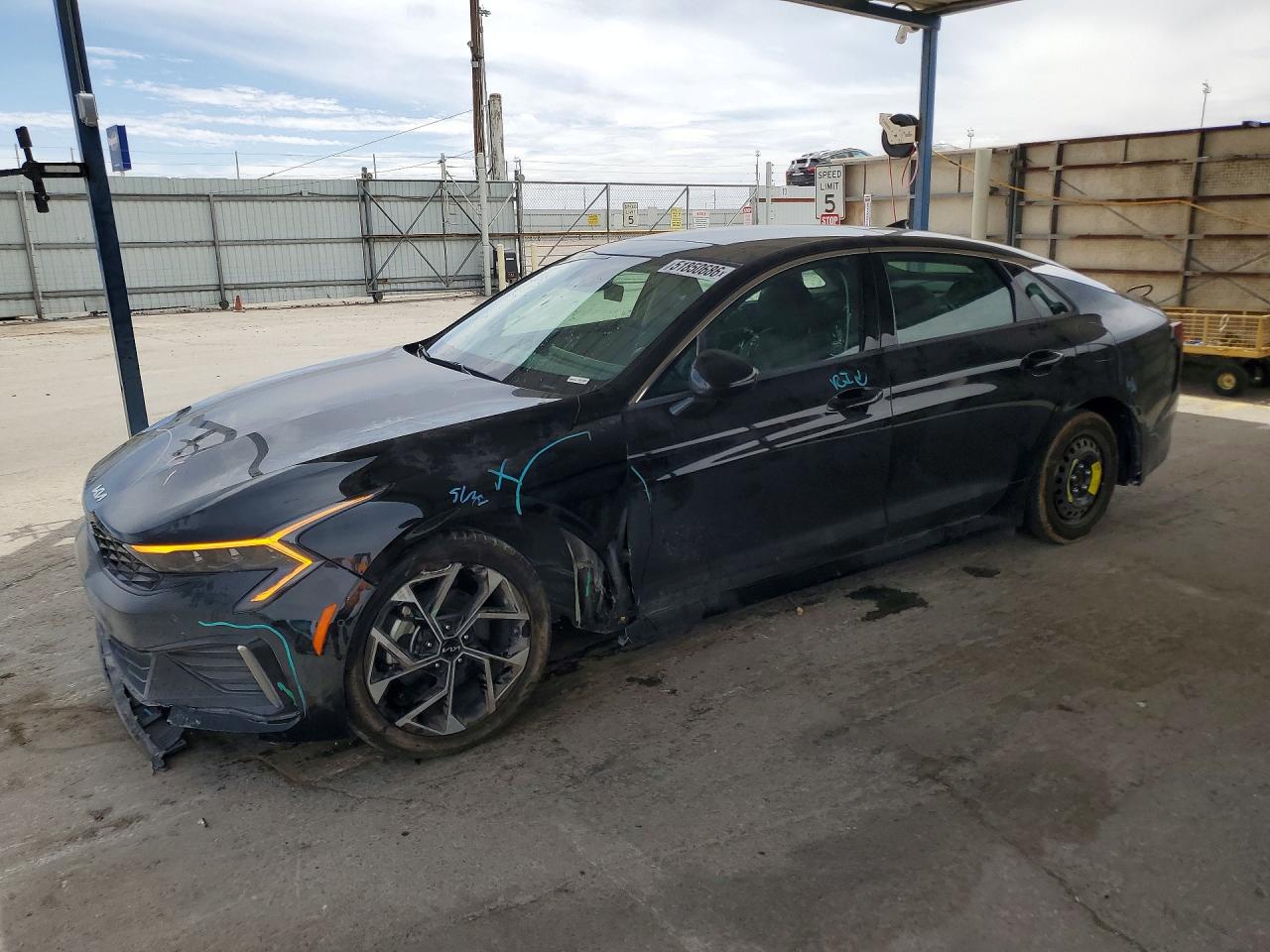Salvage Kia K5 Image