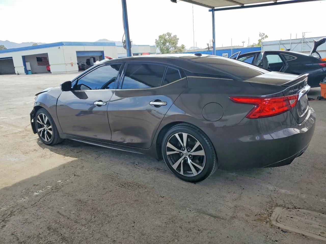 Nissan Maxima Platinum