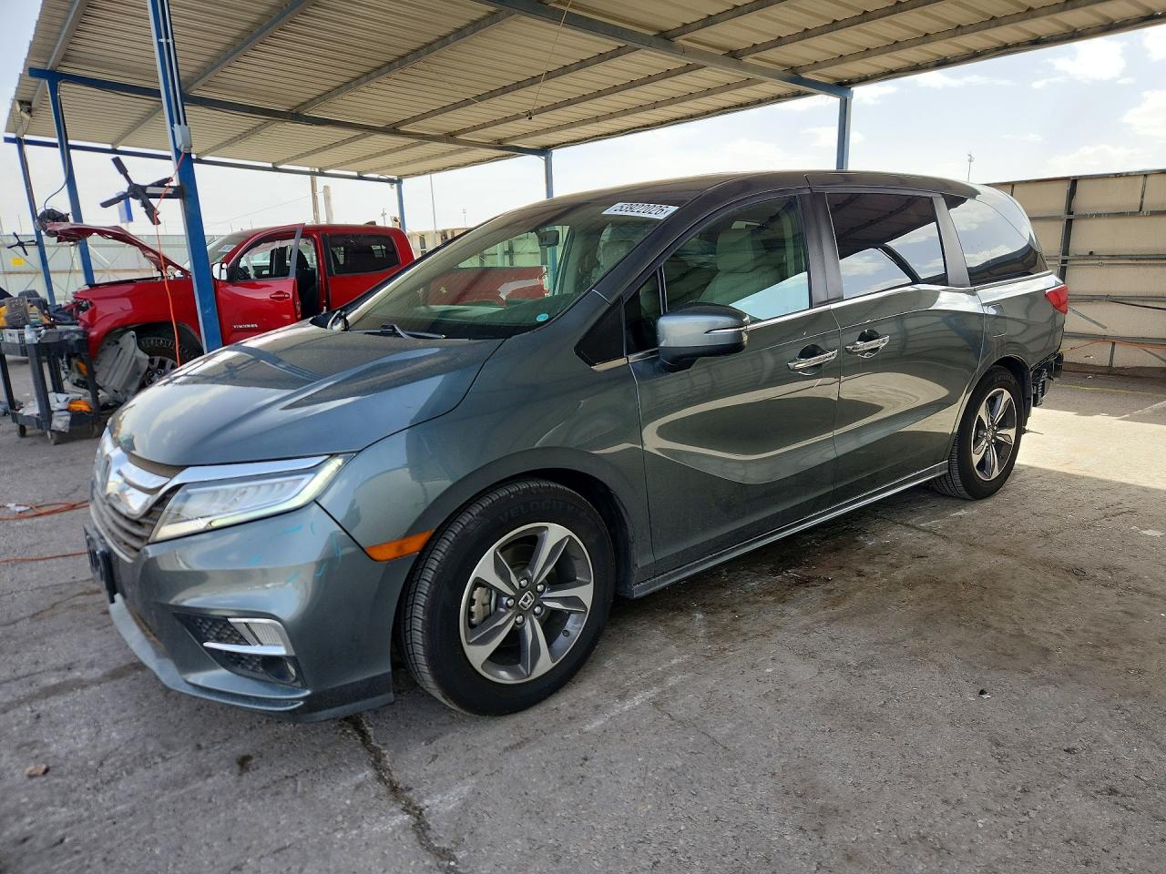 Salvage Honda Odyssey Image
