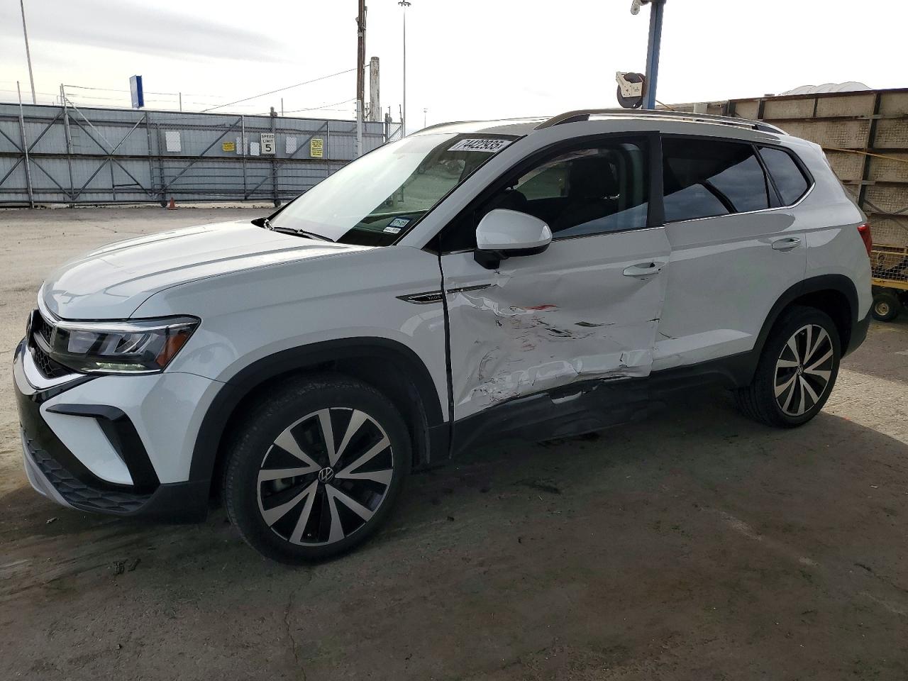 Salvage Volkswagen Taos Image