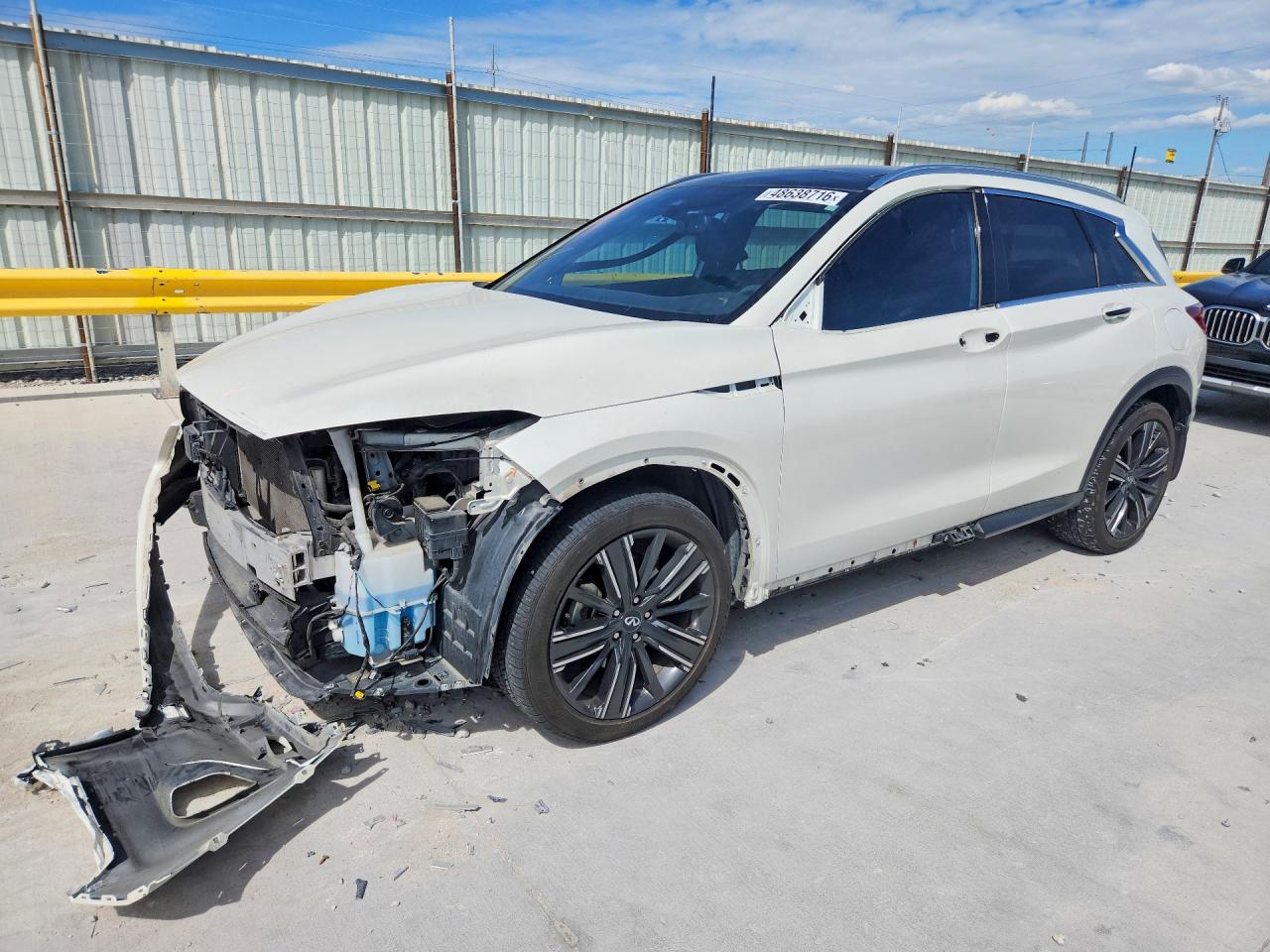 Salvage INFINITI Qx Image