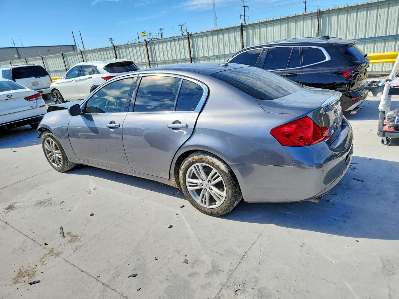INFINITI G37 X
