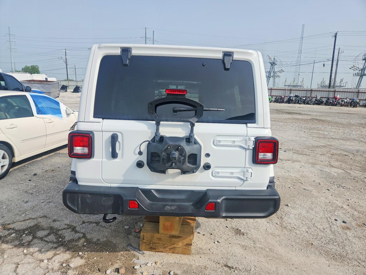Jeep Wrangler Sahara