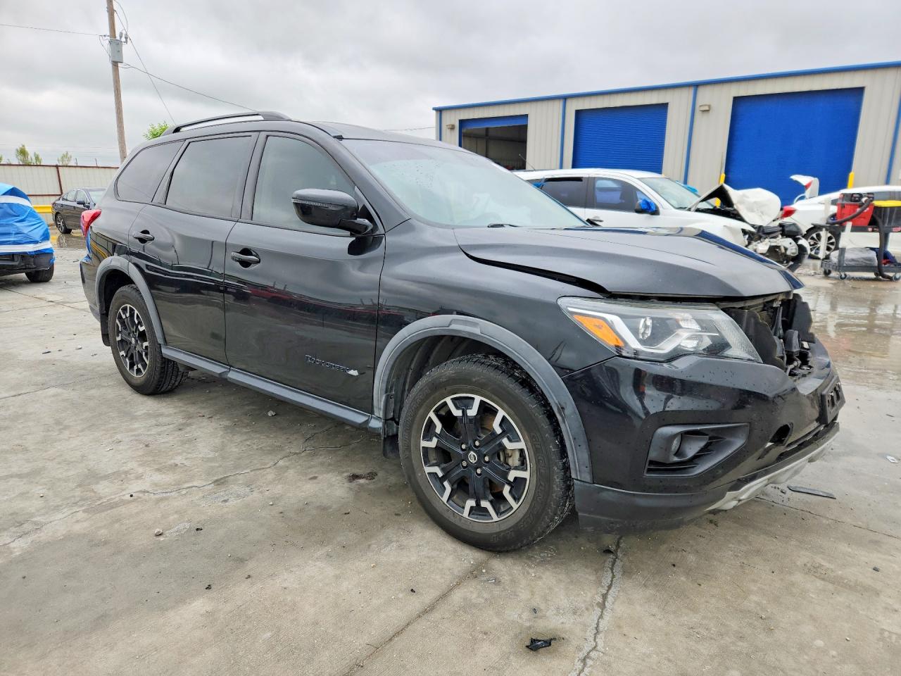 Nissan Pathfinder Sv