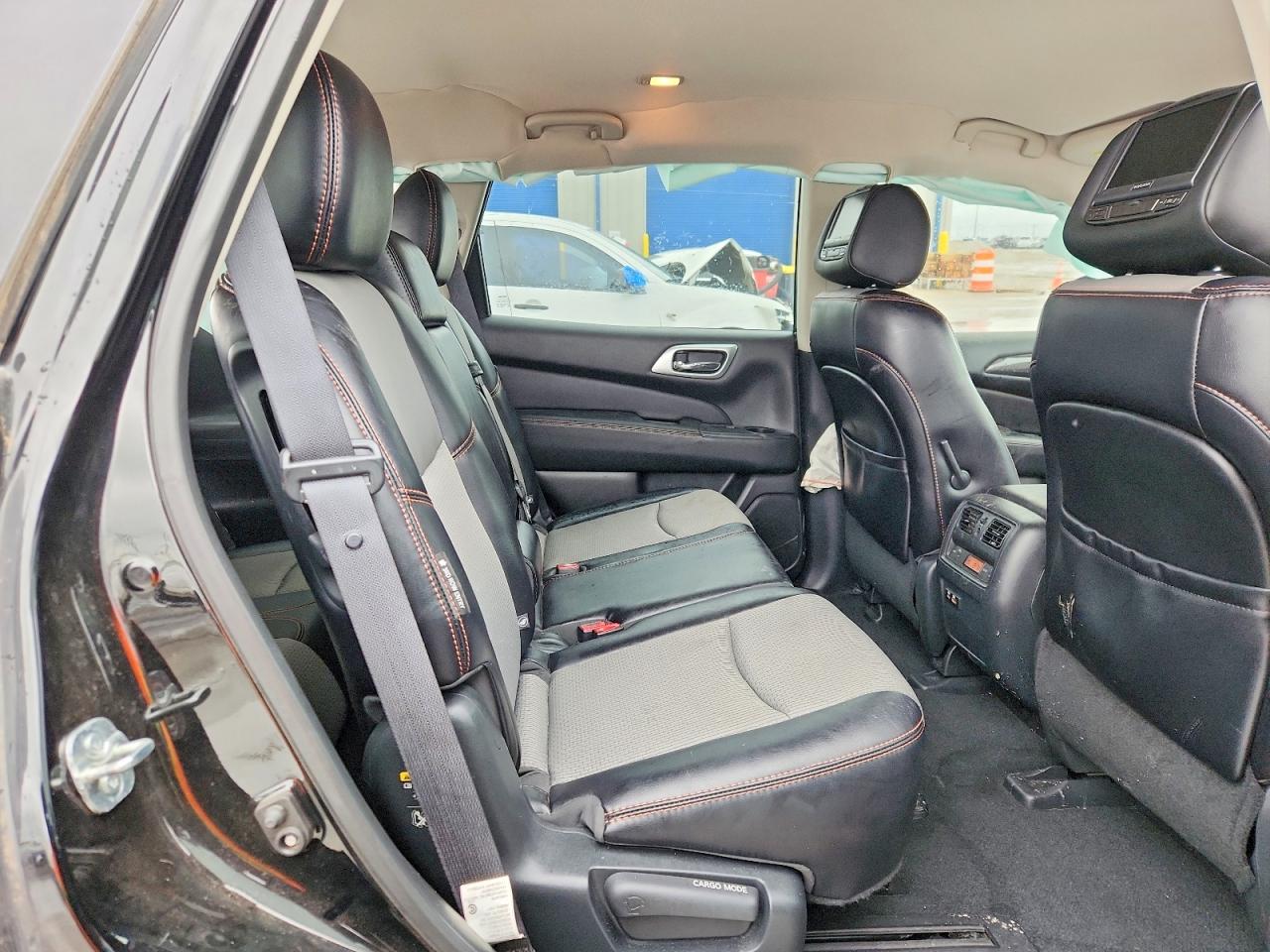 Nissan Pathfinder Sv
