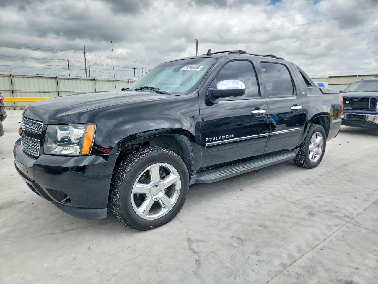 Salvage Chevrolet Avalanche Image