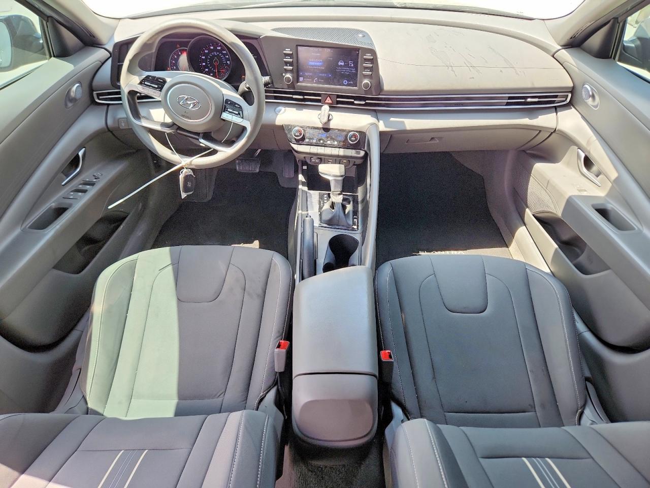 Hyundai ELANTRA Sel