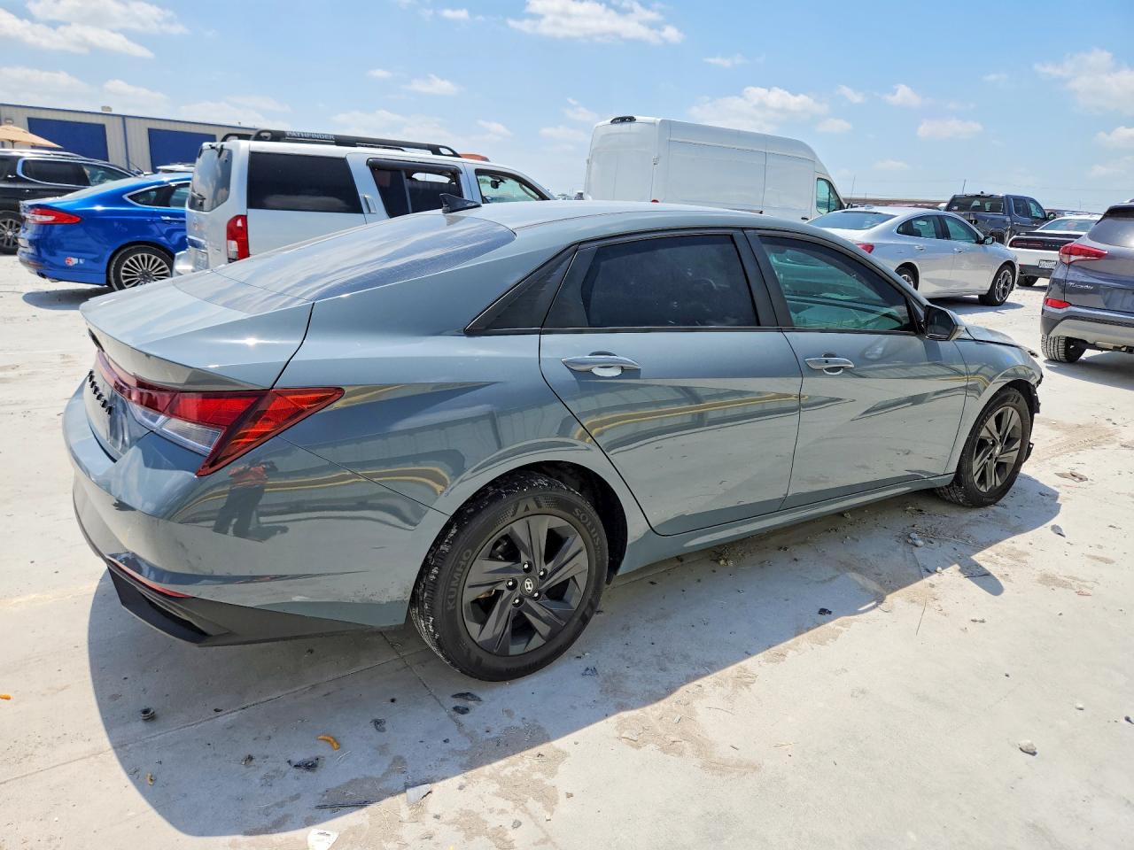 Hyundai ELANTRA Sel