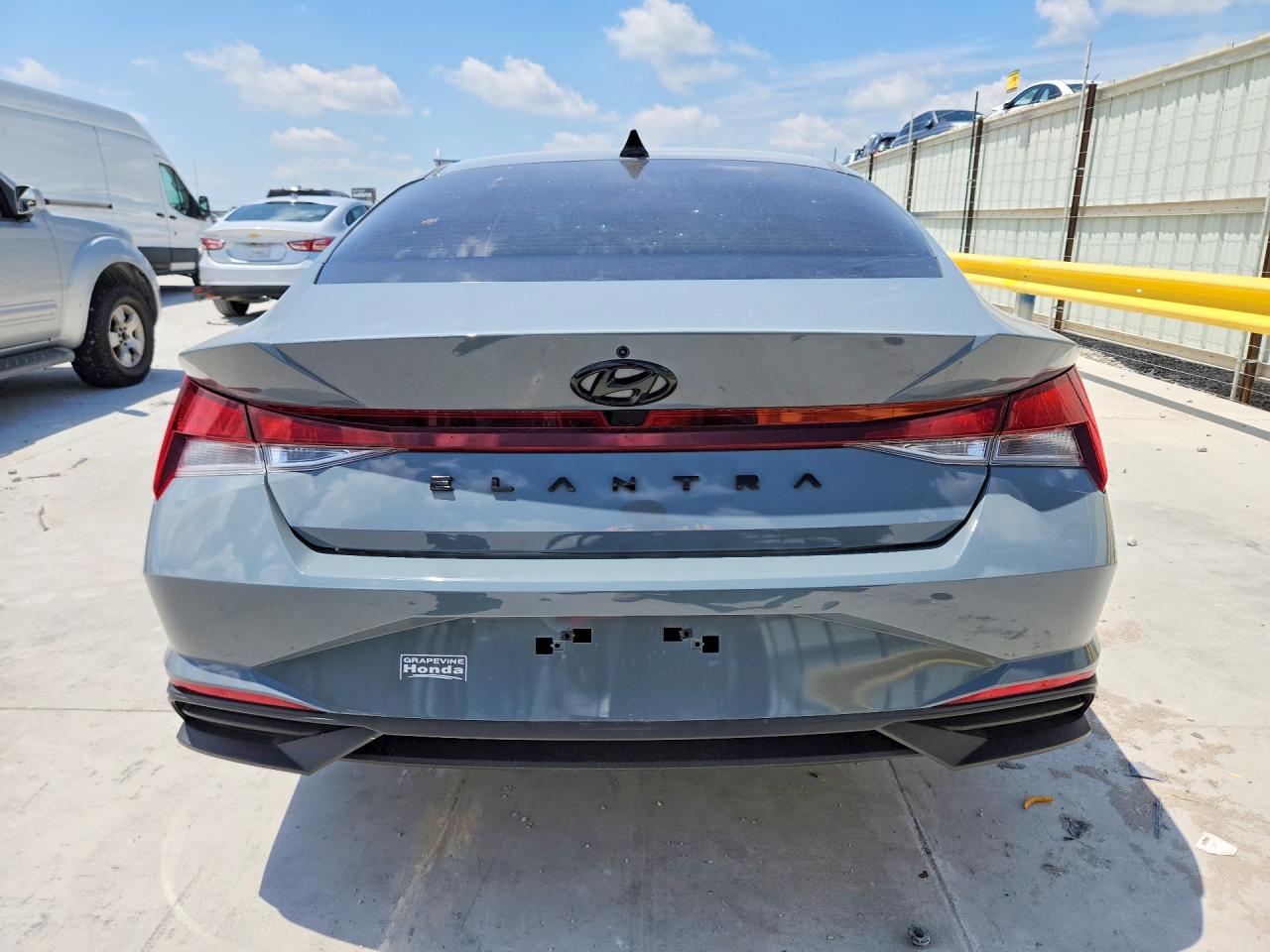 Hyundai ELANTRA Sel