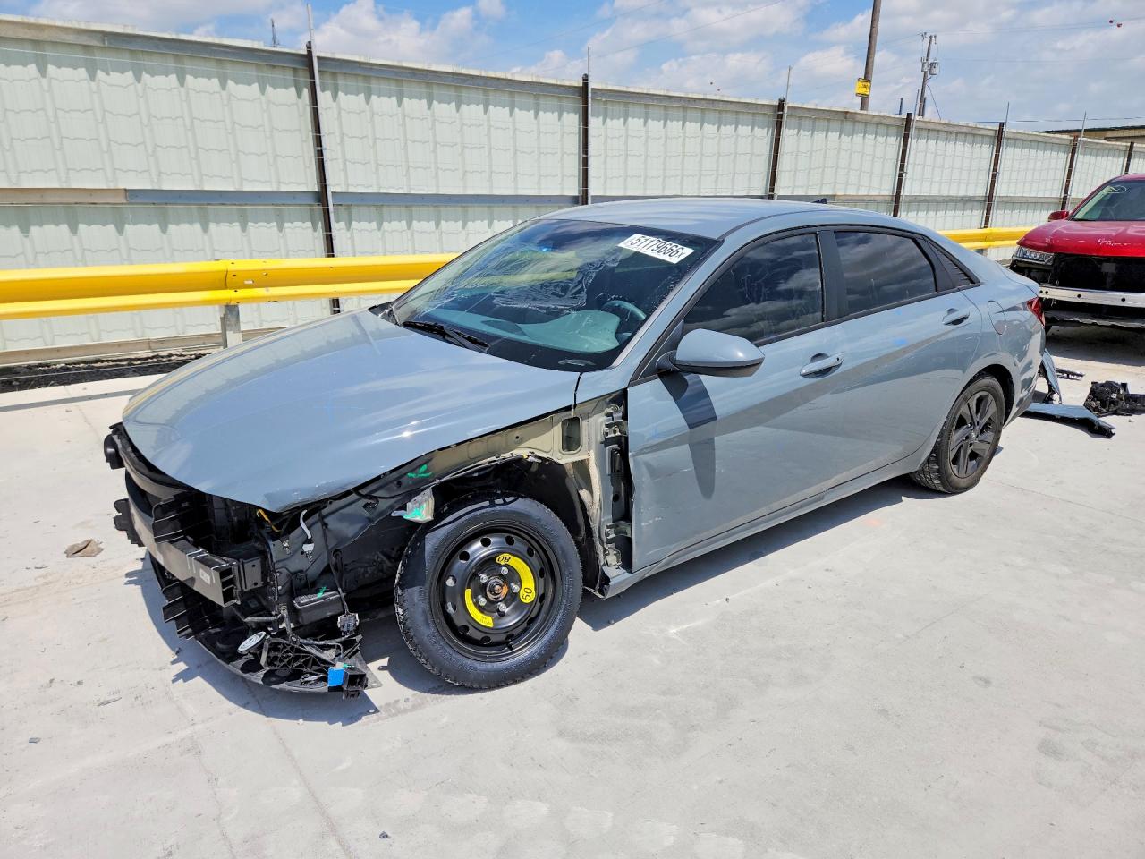 Salvage Hyundai ELANTRA Image