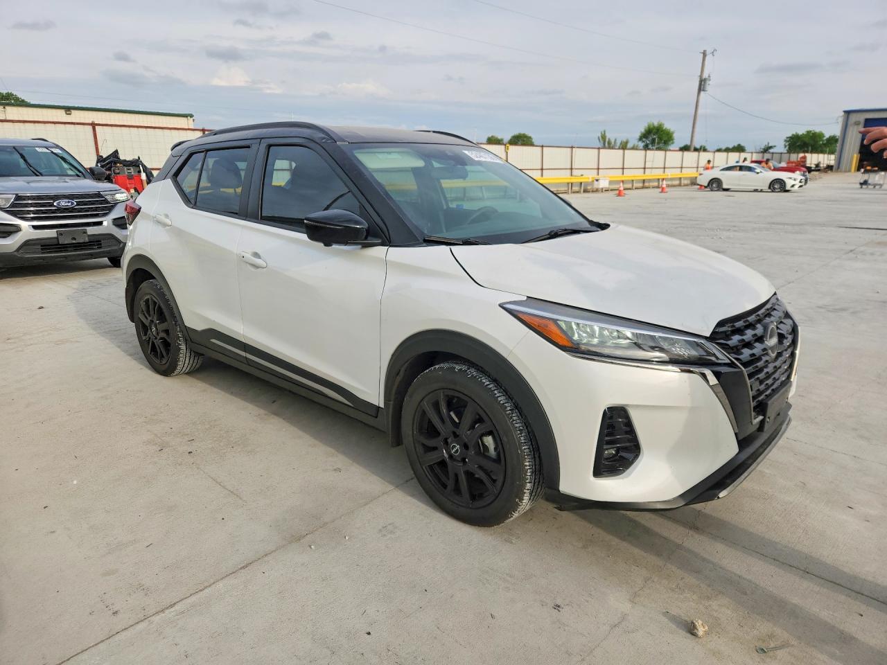 Nissan Kicks Sr