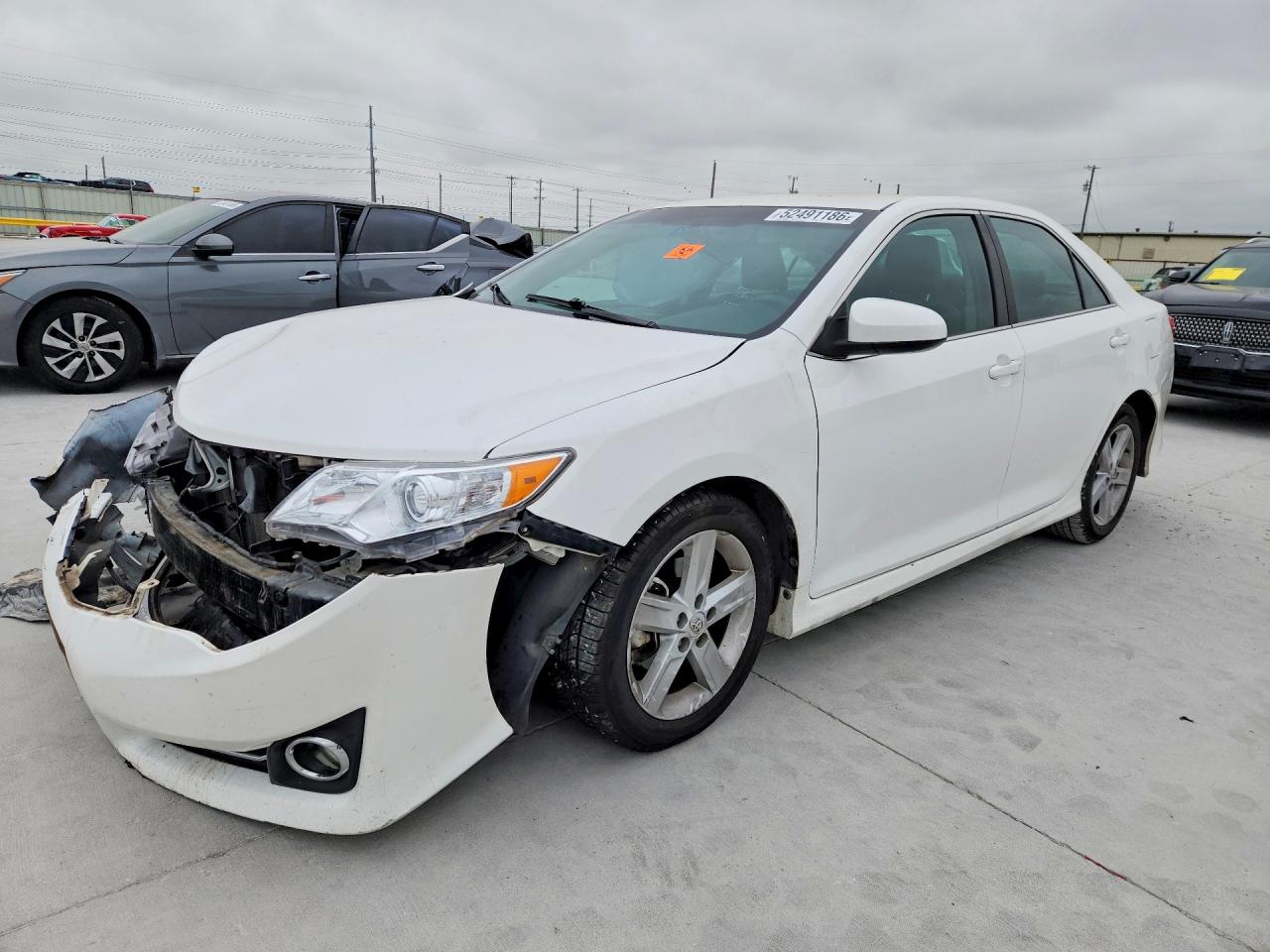 Salvage Toyota Camry Image