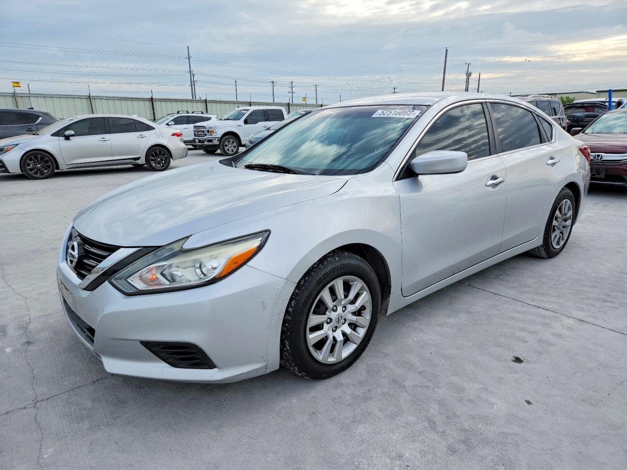 Salvage Nissan Altima Image