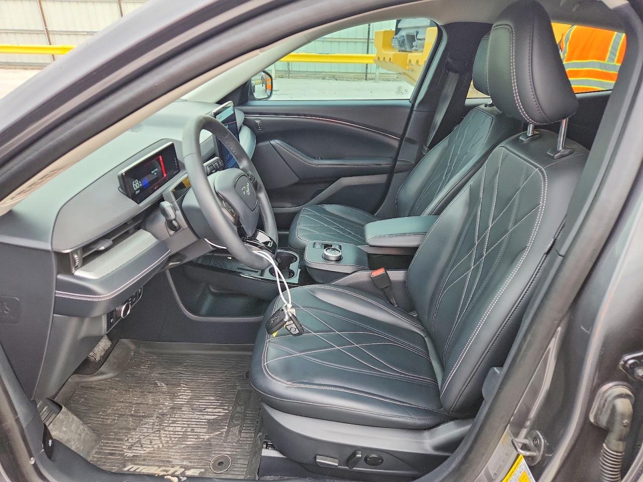 Ford Mustang Select