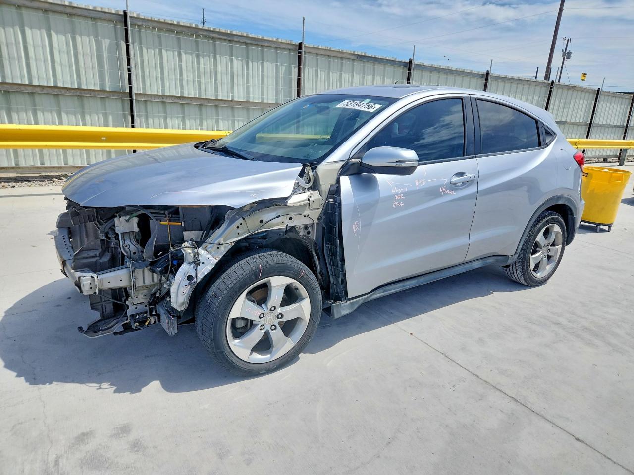 Salvage Honda HR-V Image
