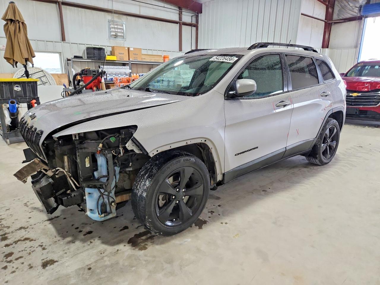 Salvage Jeep Cherokee Image