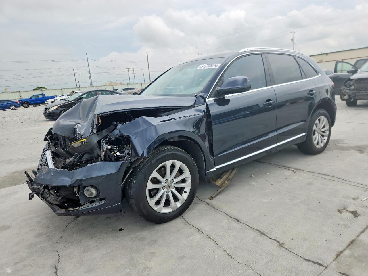 Salvage Audi Q5 Image