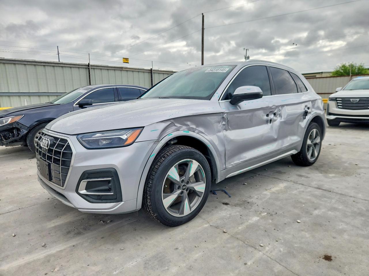 Salvage Audi Q5 Image