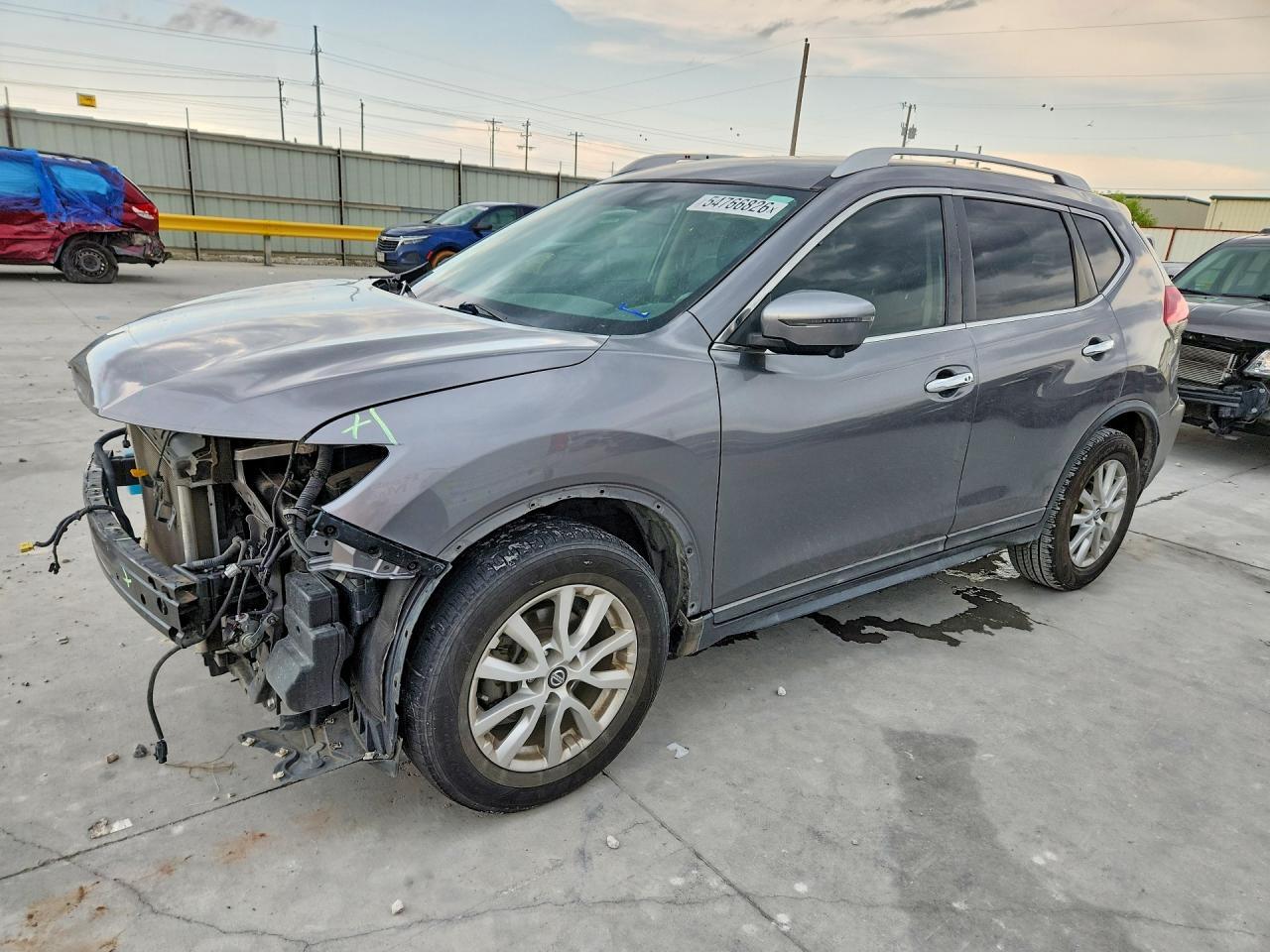 Salvage Nissan Rogue Image