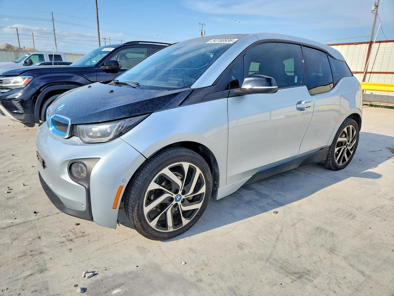 Salvage BMW i-Series Image