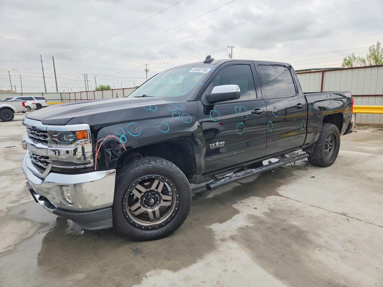 Salvage Chevrolet Silverado Image