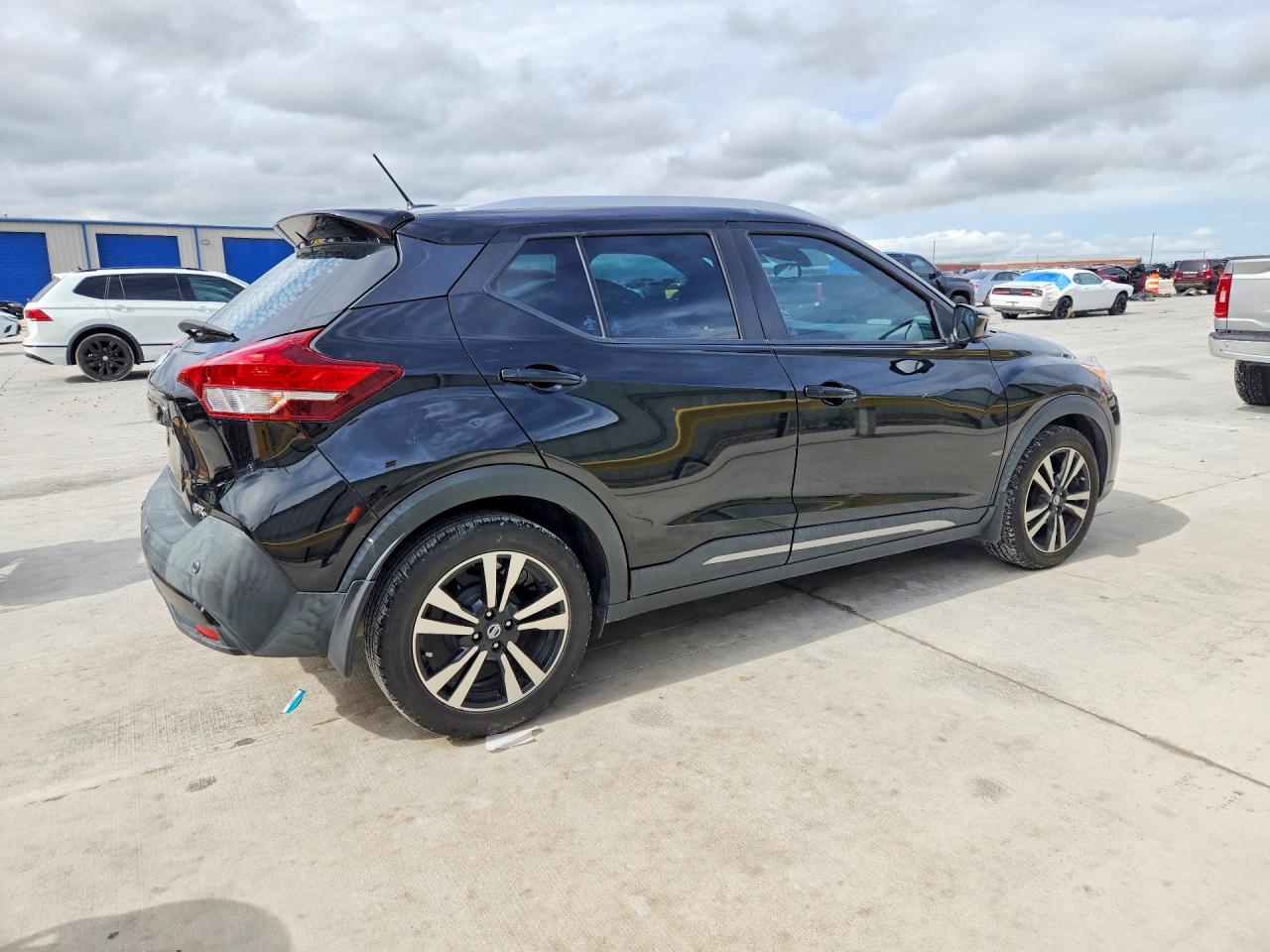 Nissan Kicks Sr