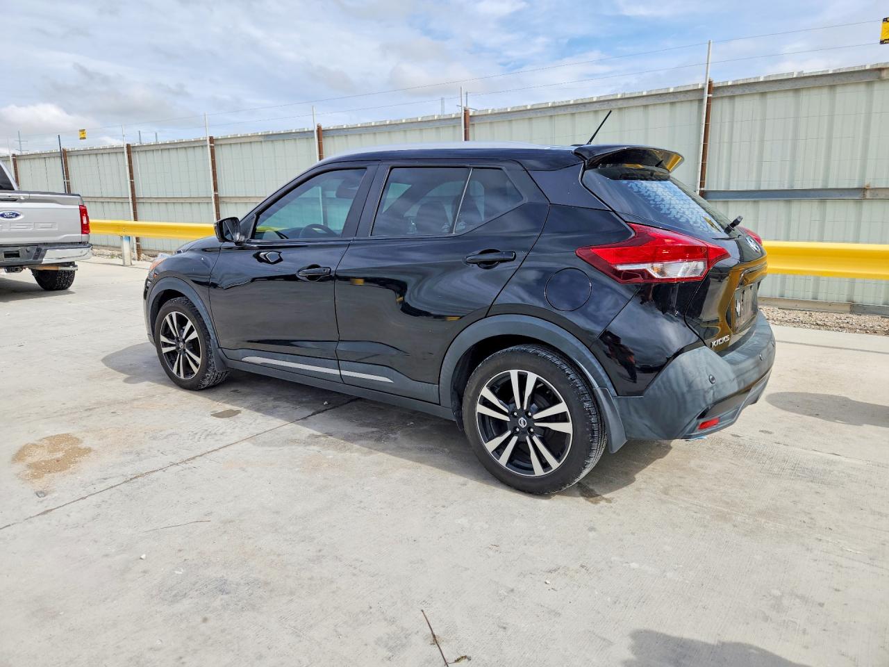 Nissan Kicks Sr
