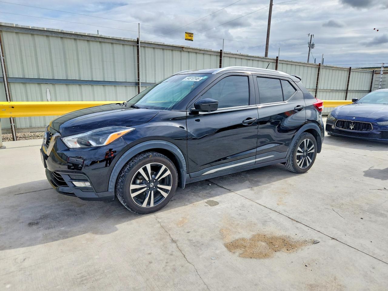 Salvage Nissan Kicks Image