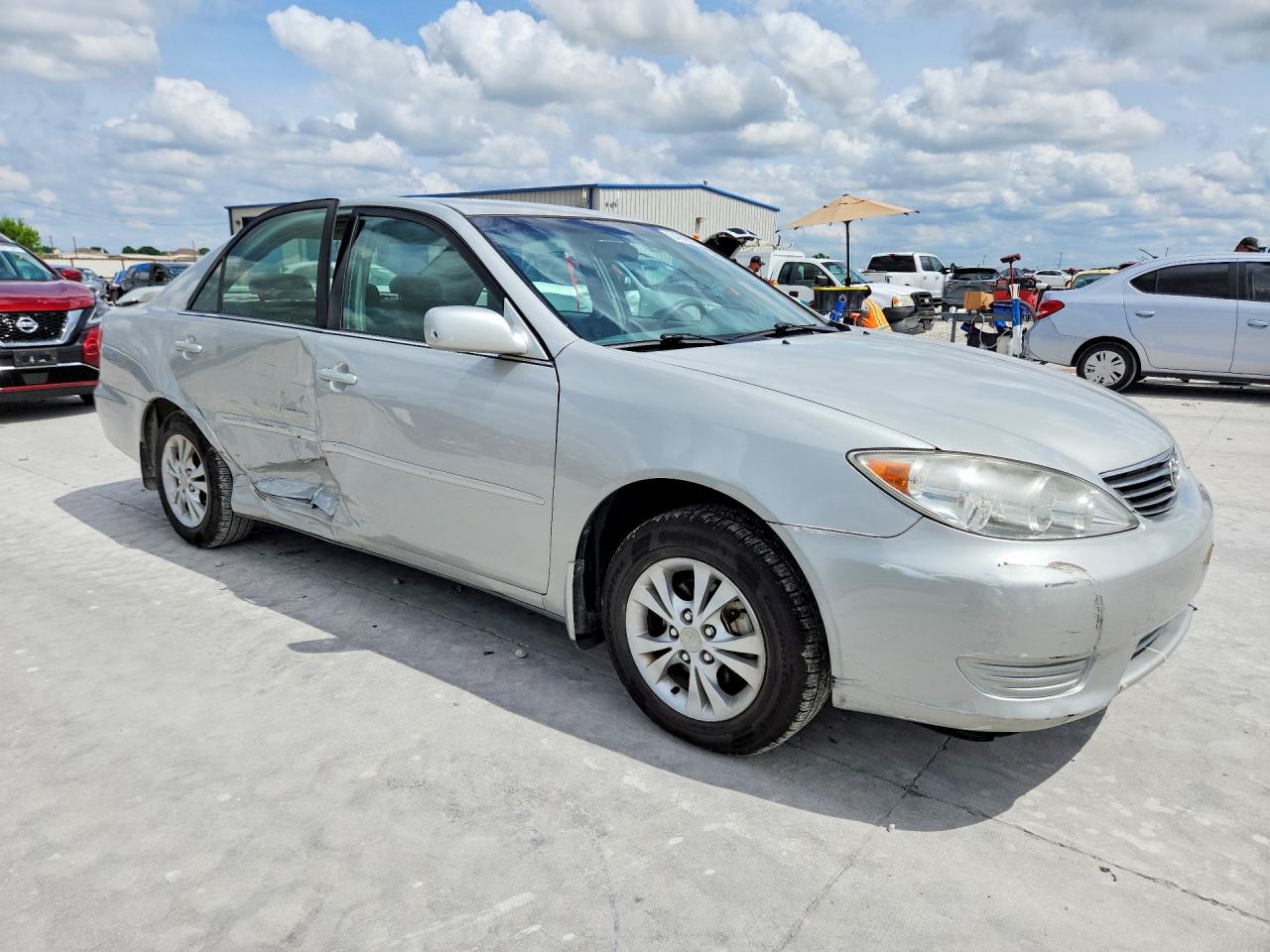 Toyota Camry Le V6