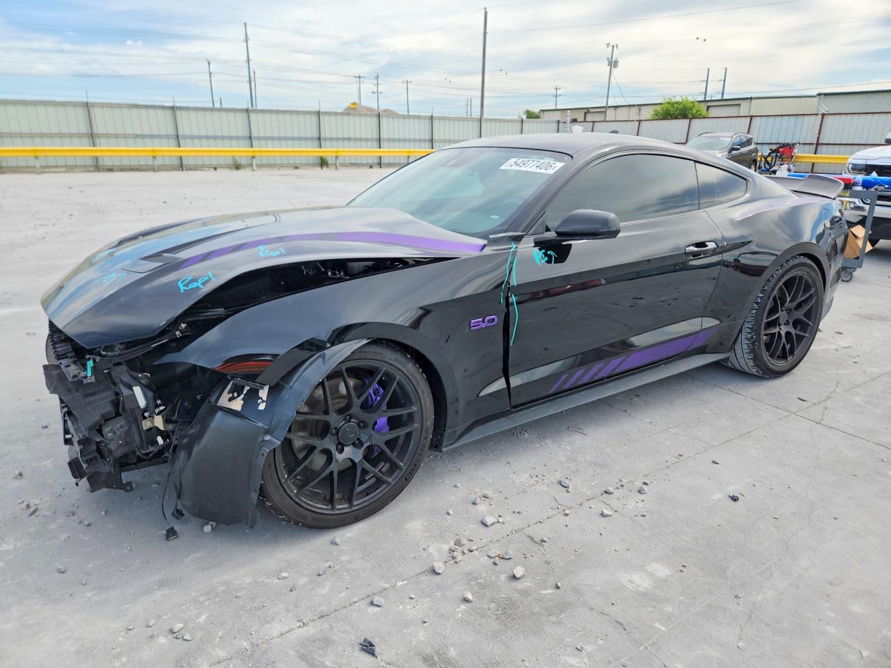 Salvage Ford Mustang Image