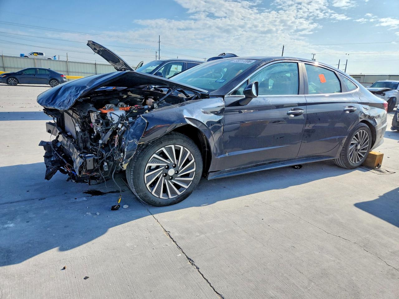 Salvage Hyundai SONATA Image