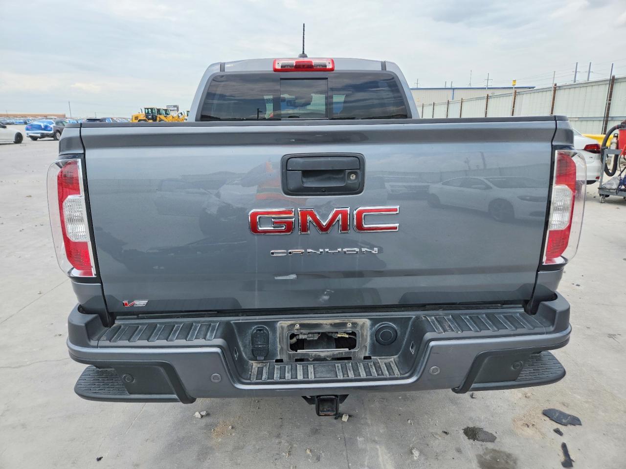 GMC Canyon Elevation