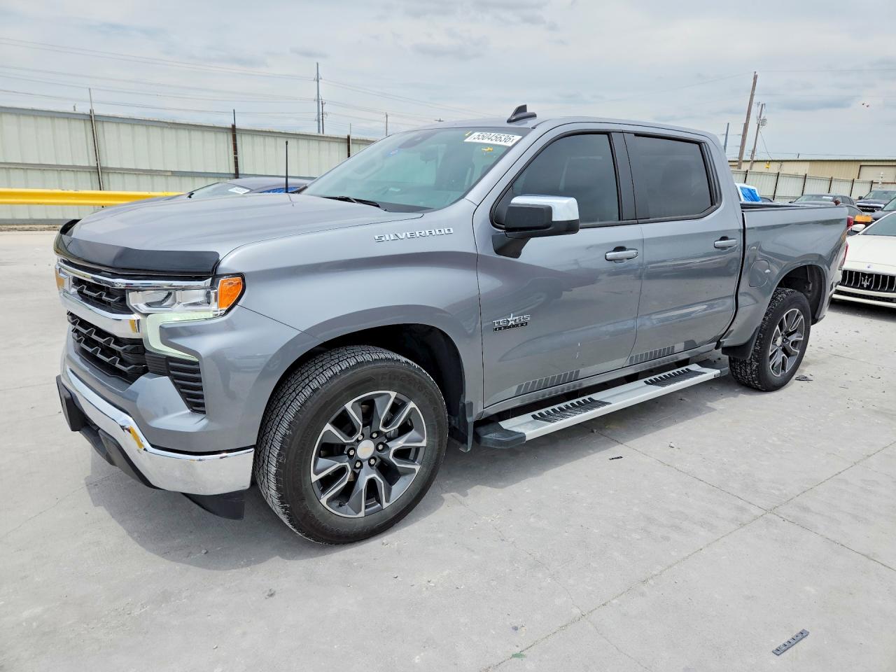Salvage Chevrolet Silverado Image