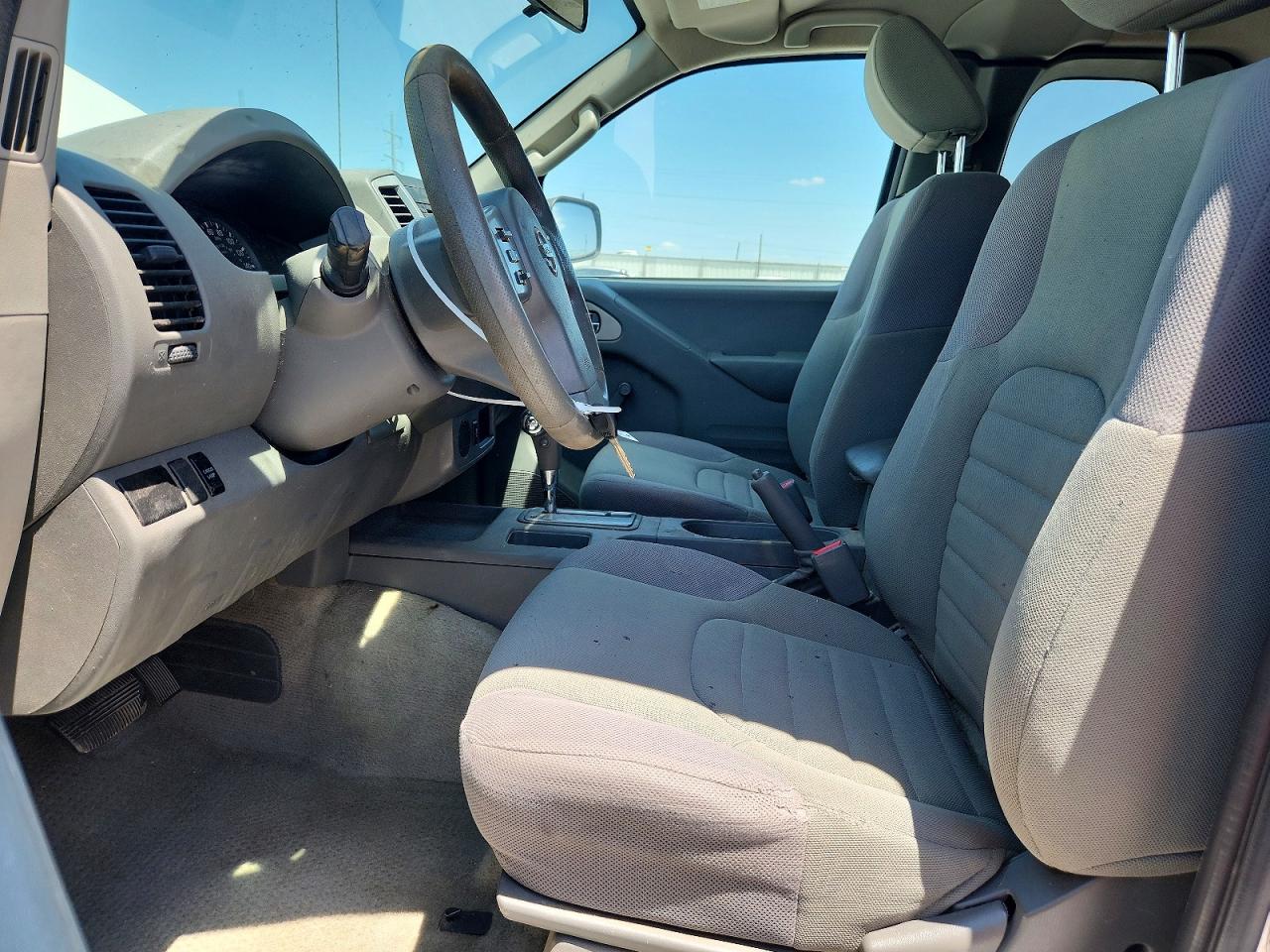 Nissan Frontier S
